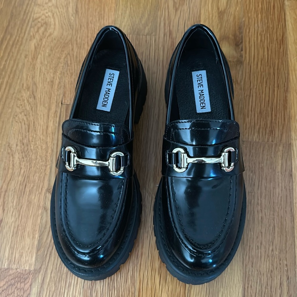 Steve Madden Lando Loafers, size 7.5, with gold buckle
